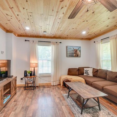 Creekside Ranch With Porch About 2 Mi To Pkwy Villa Pigeon Forge Exteriör bild