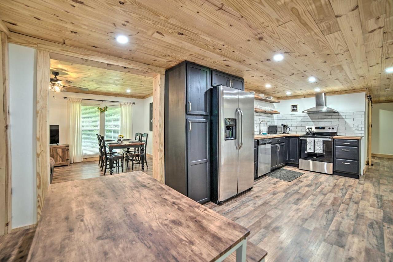 Creekside Ranch With Porch About 2 Mi To Pkwy Villa Pigeon Forge Exteriör bild