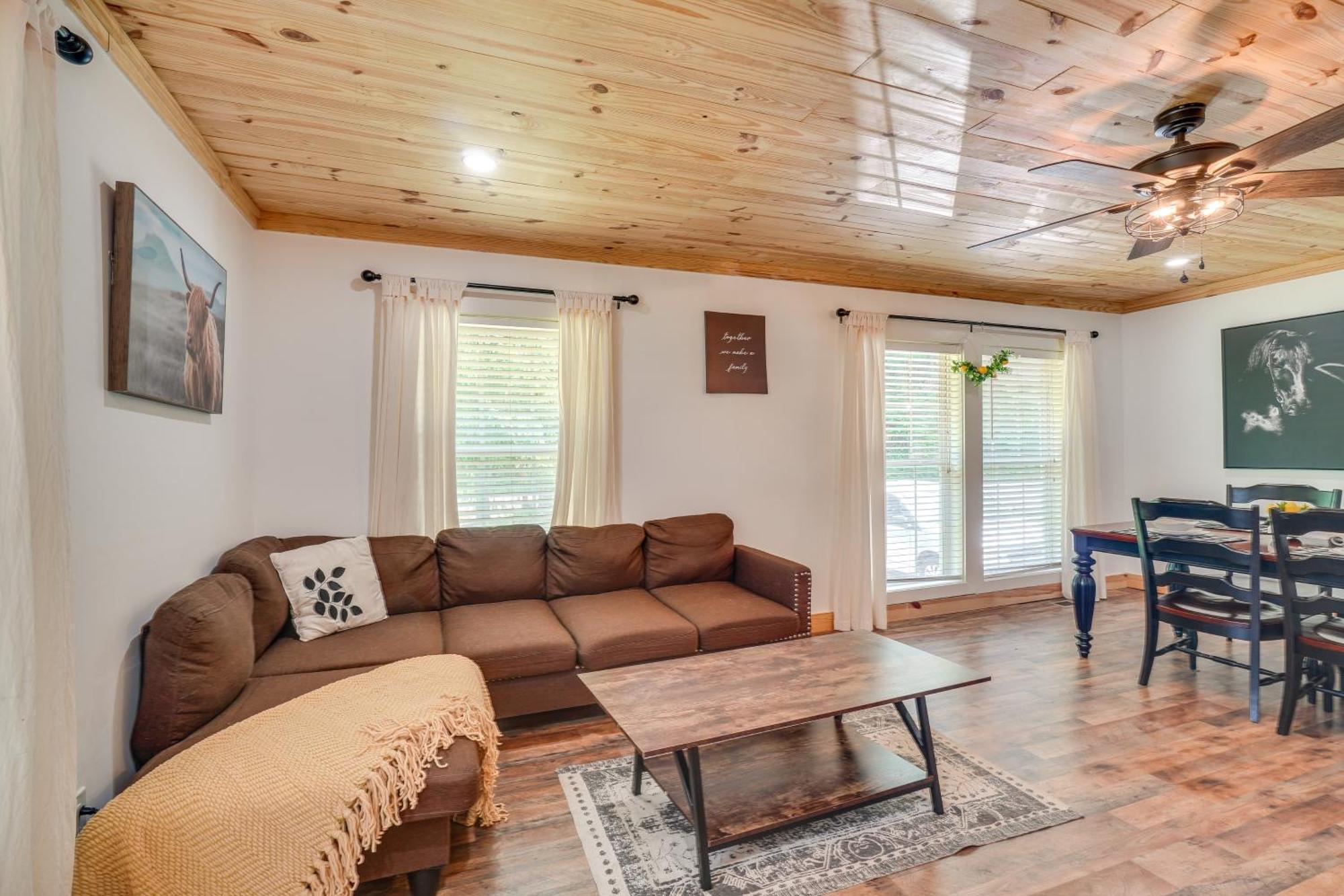 Creekside Ranch With Porch About 2 Mi To Pkwy Villa Pigeon Forge Exteriör bild