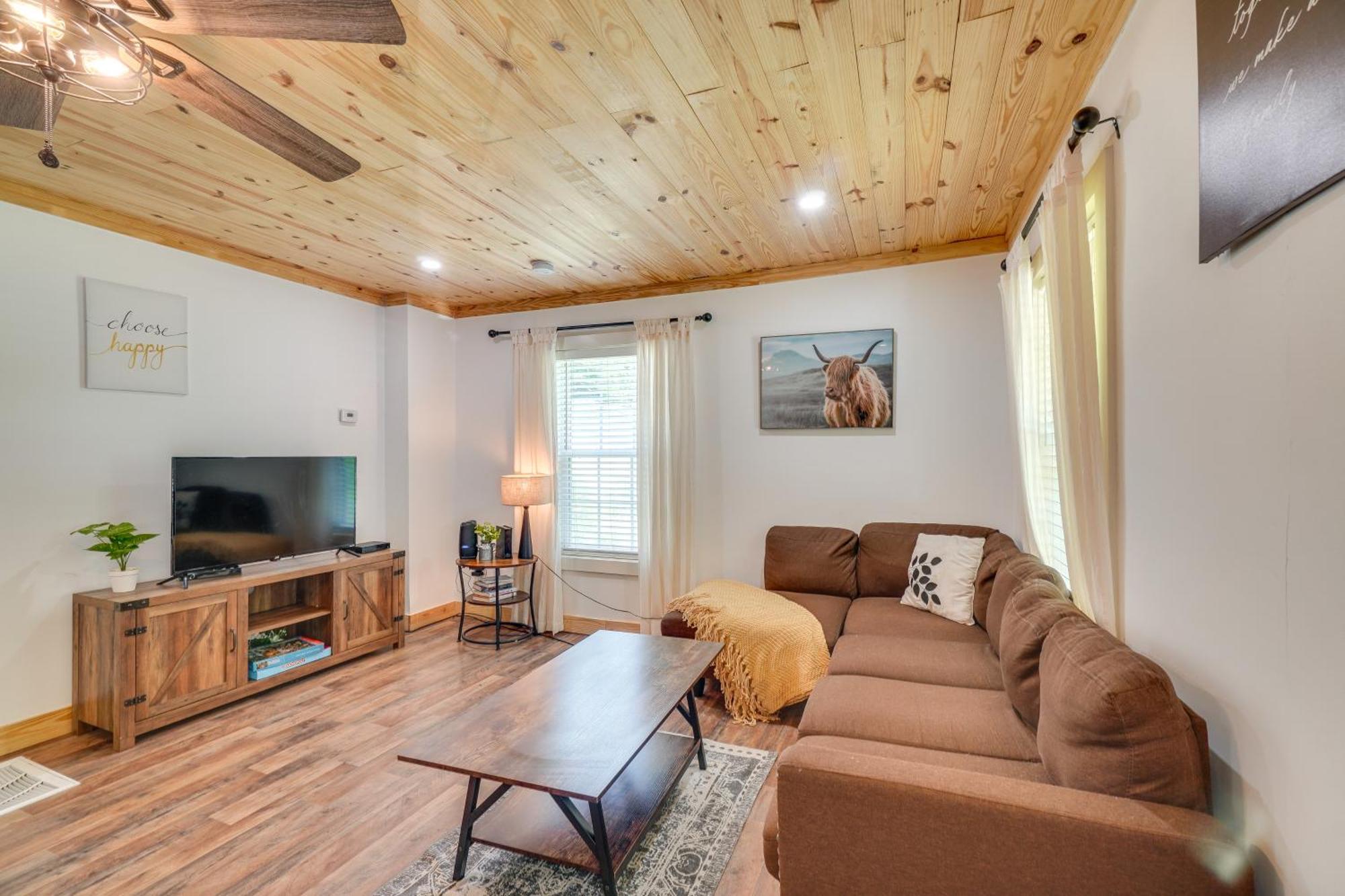 Creekside Ranch With Porch About 2 Mi To Pkwy Villa Pigeon Forge Exteriör bild