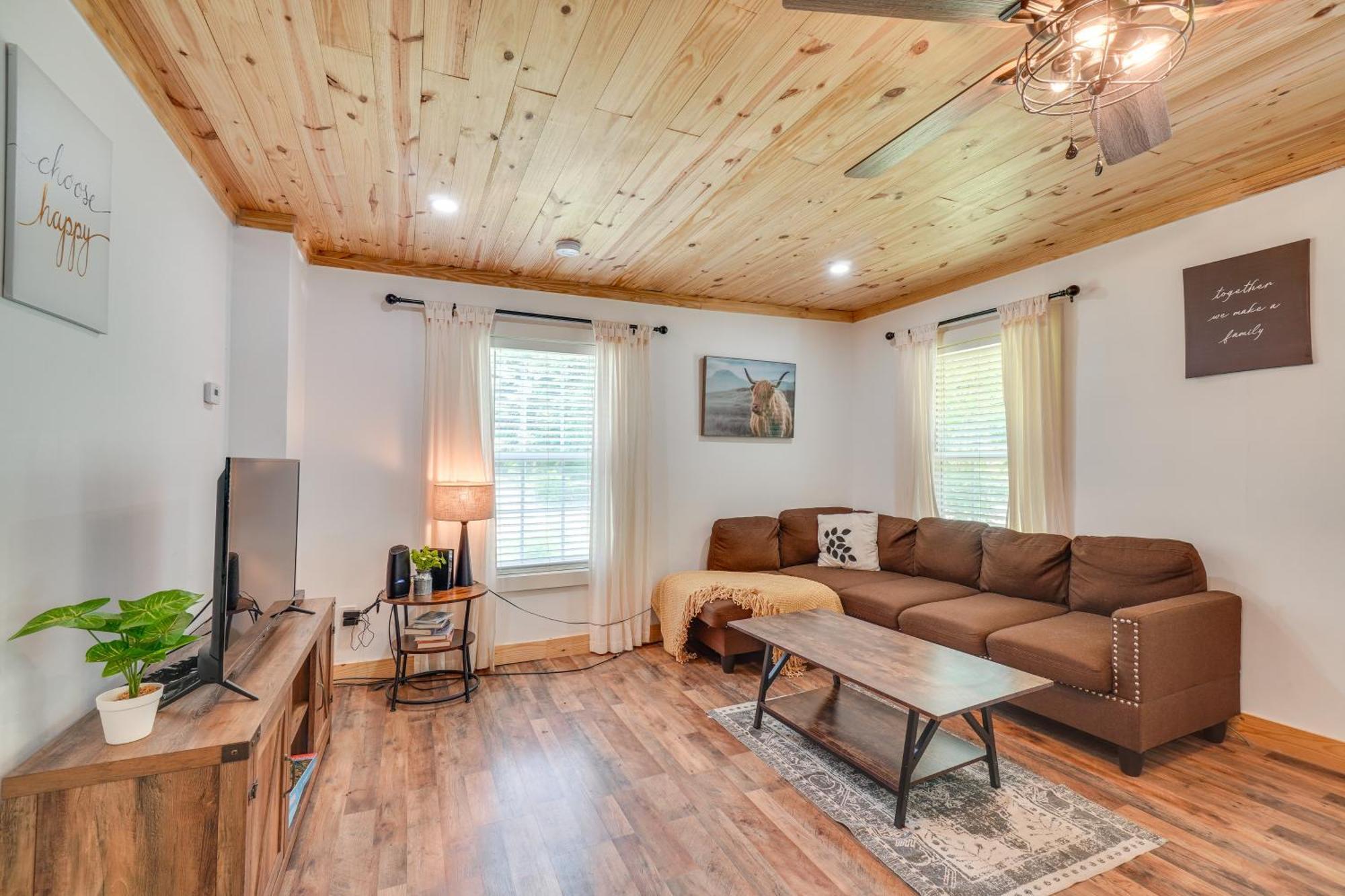 Creekside Ranch With Porch About 2 Mi To Pkwy Villa Pigeon Forge Exteriör bild